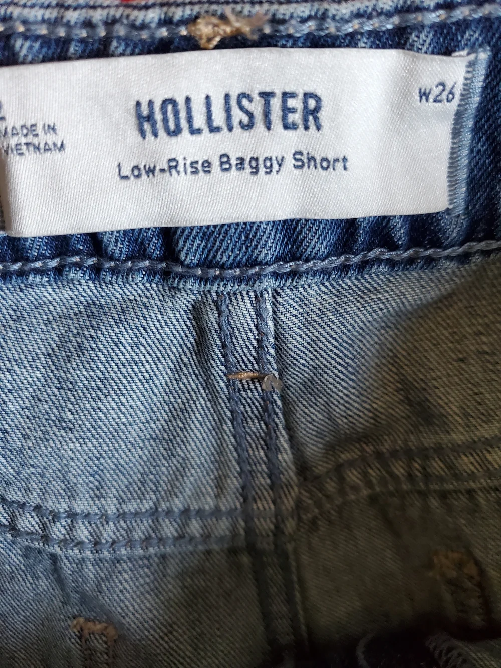 Hollister Low Rise Baggy Short Size 26.